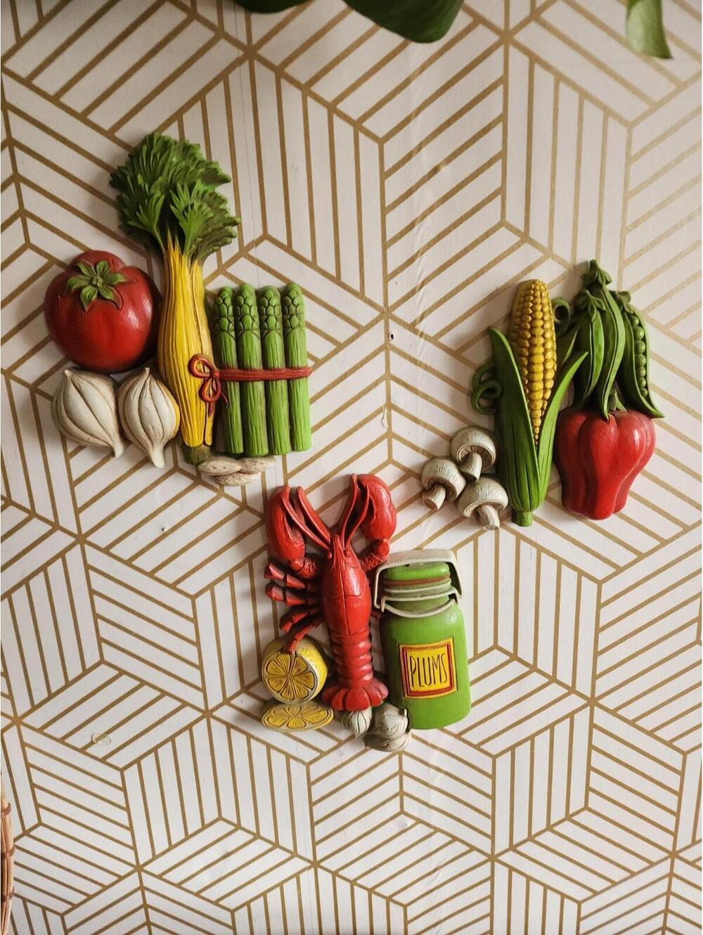 Vintage 1970s Homco Lobster and Vegtable Wall Hanger Kitchen Decor Plastic